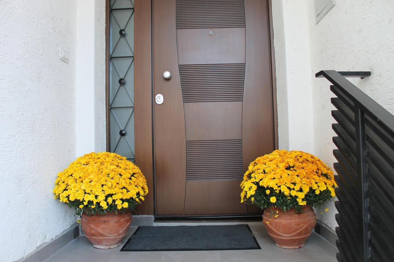 Belov Rooms And Apartments ديمير كابيجا المظهر الخارجي الصورة
