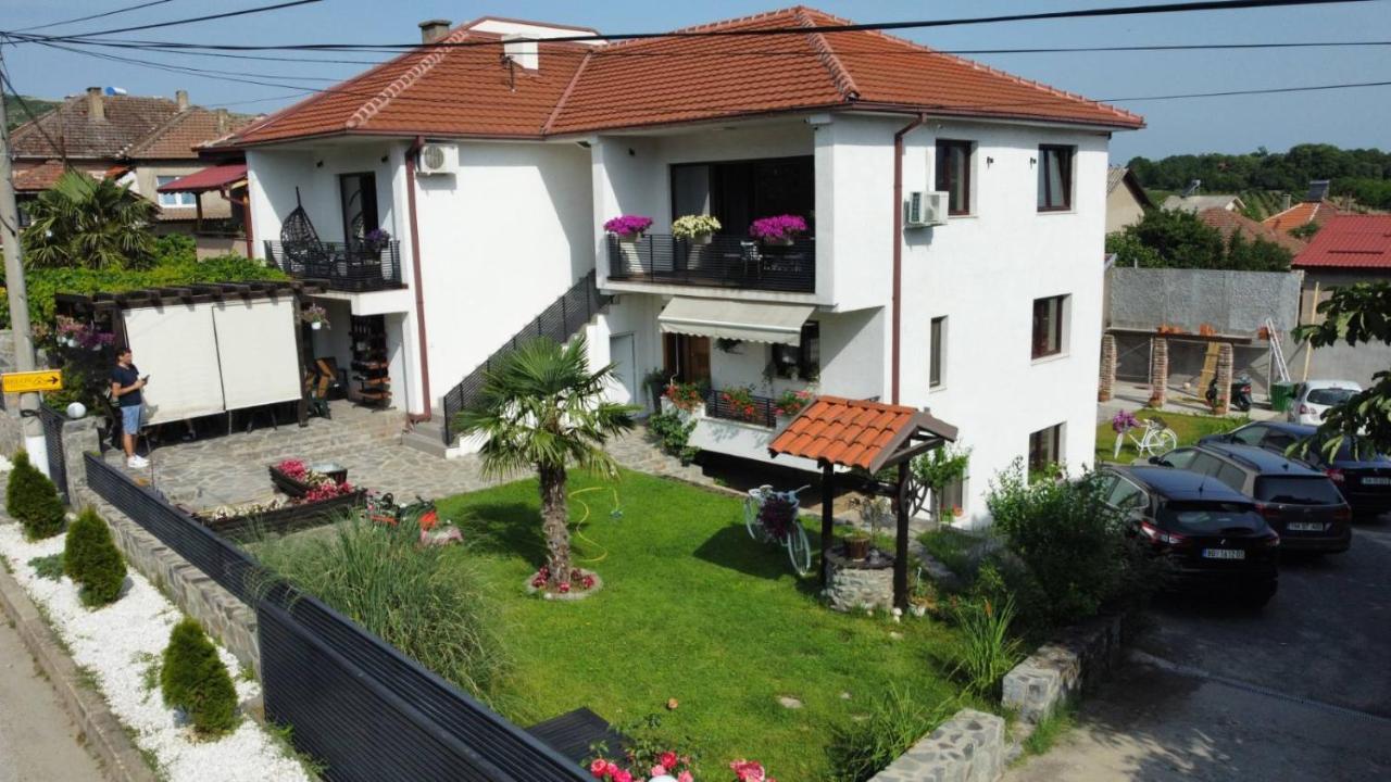 Belov Rooms And Apartments ديمير كابيجا المظهر الخارجي الصورة