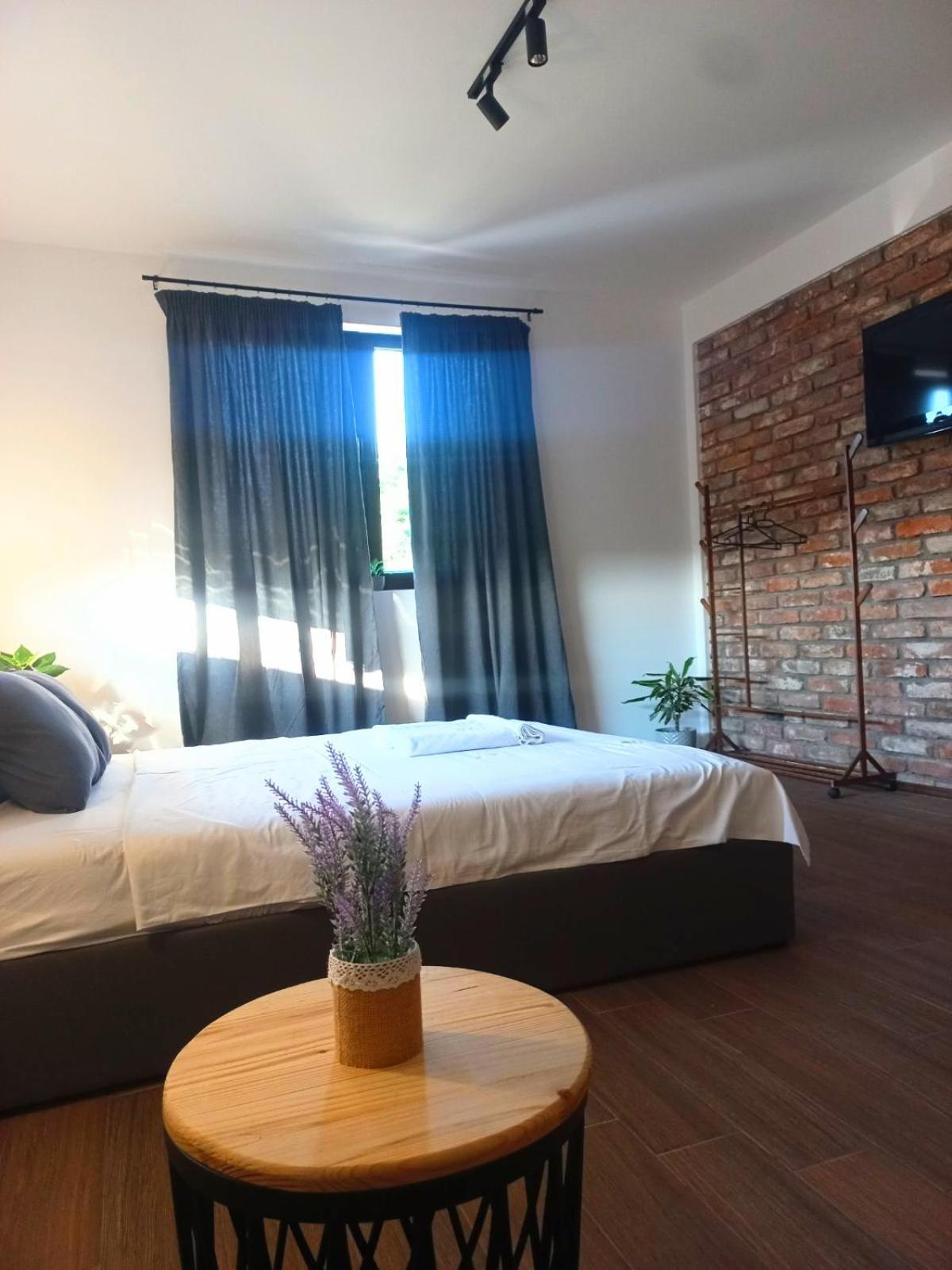 Belov Rooms And Apartments ديمير كابيجا المظهر الخارجي الصورة