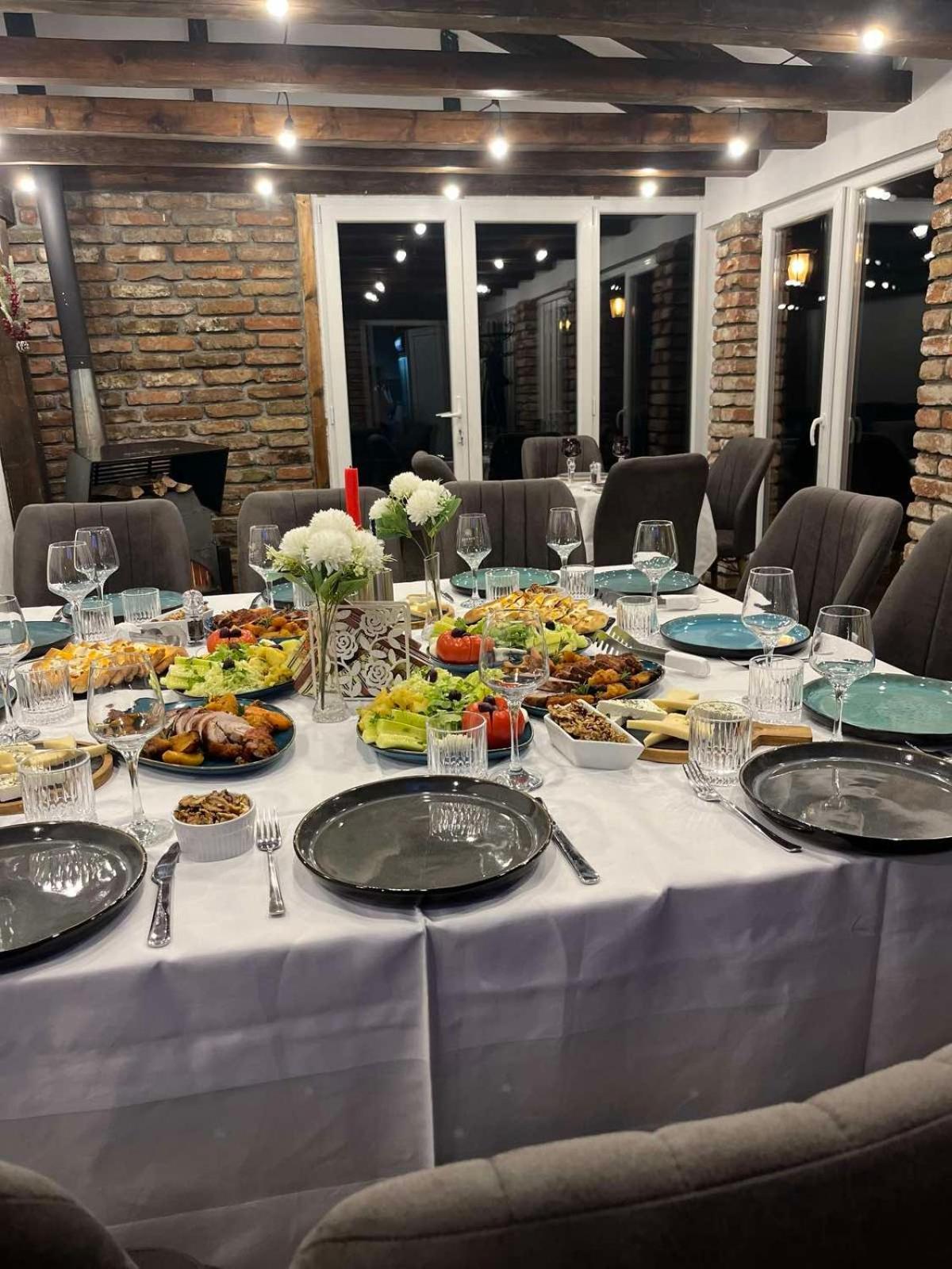 Belov Rooms And Apartments ديمير كابيجا المظهر الخارجي الصورة